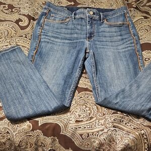LOW $4.99 SHIPPING White House Black Market SIZE 8 BLUE JEANS W/ BROWN PIPING.